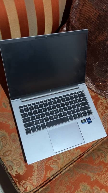 HP G9 840 I7- 12th Gen 2