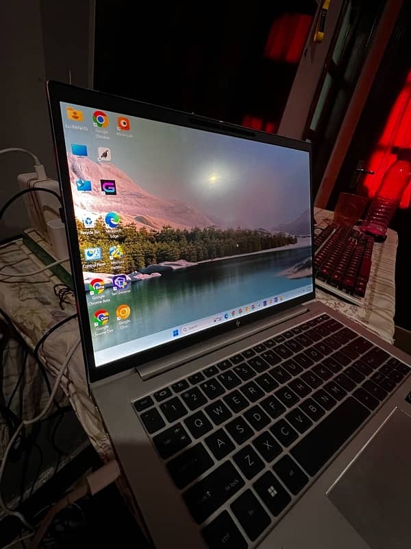 HP G9 840 I7- 12th Gen 10
