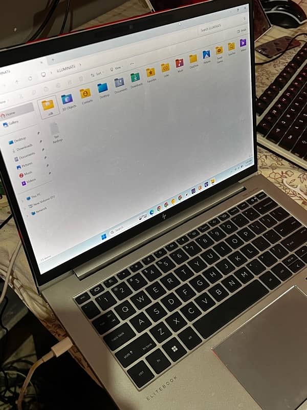 HP G9 840 I7- 12th Gen 11