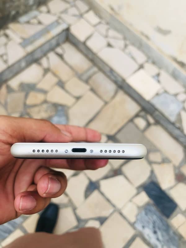 Iphone 11 64 gb JV waterpack 3
