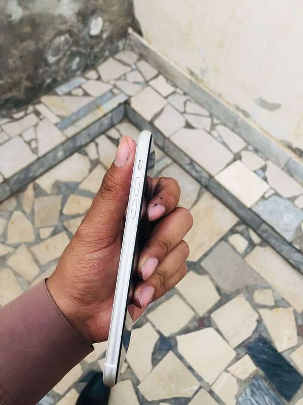 Iphone 11 64 gb JV waterpack 4