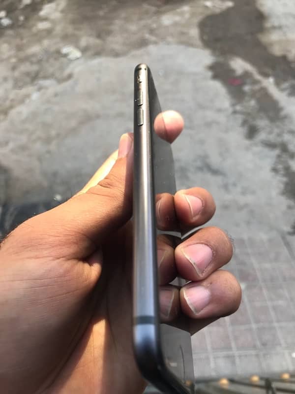iPhone 8 Non PTA BP 4