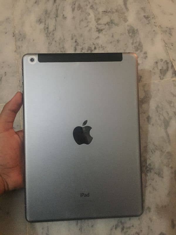 iPad Air 16GB With Box 1