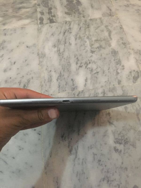 iPad Air 16GB With Box 2