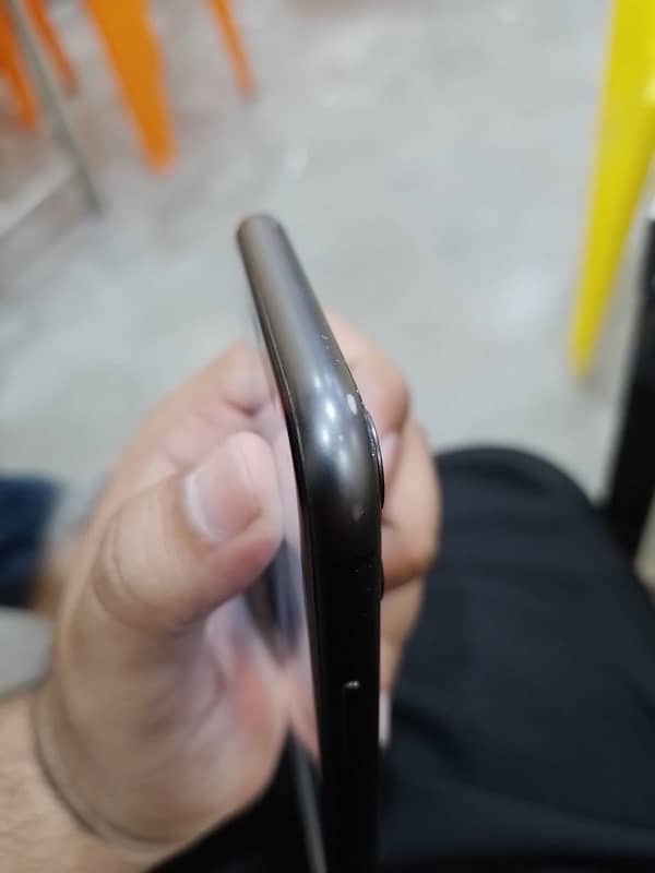 iphone 11 64GB jv 84% battery health LLA 10/10 4