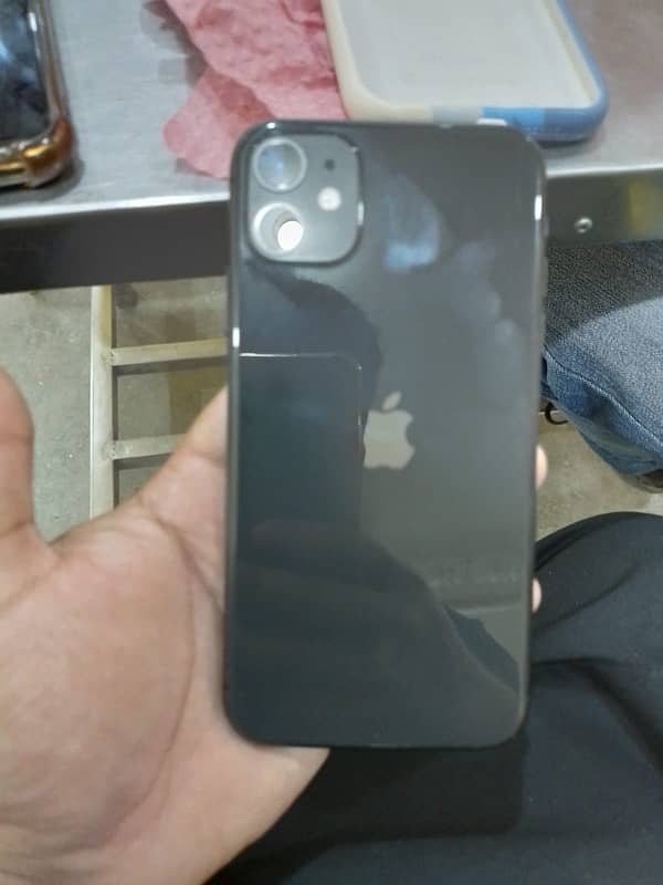 iphone 11 64GB jv 84% battery health LLA 10/10 7