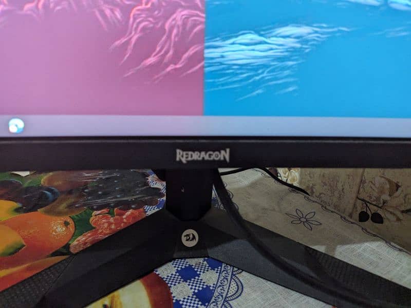 REDRAGON LED 24 INCHES 185HZ 1 MONTH USED 1