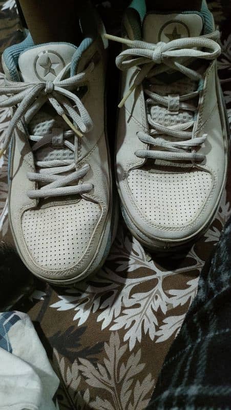 sports shoes 0