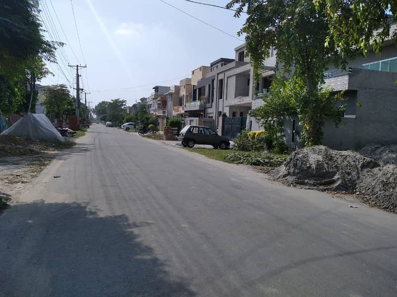 Prime Location 10 Marla Plot for Sale in A Block, Central Park Lahore 23