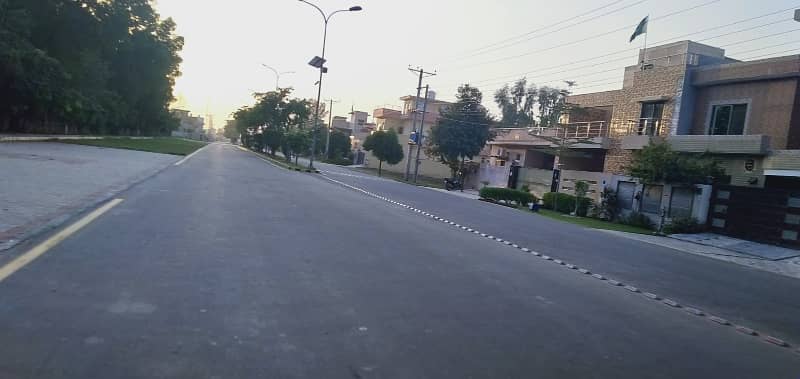Prime Location 10 Marla Plot for Sale in A Block, Central Park Lahore 14