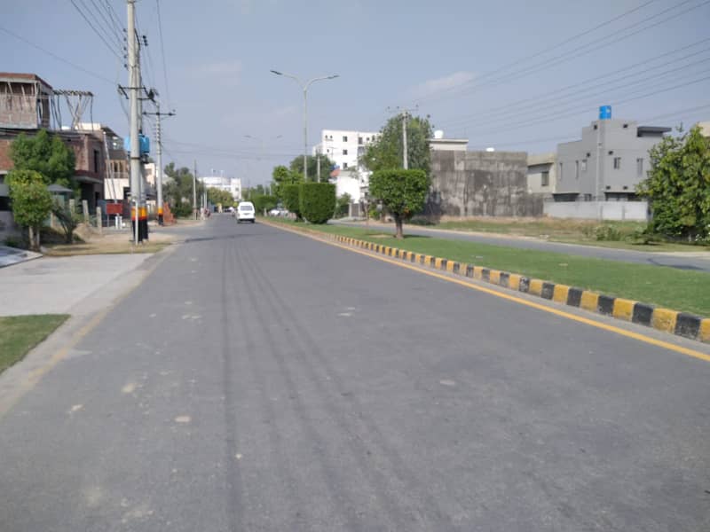 Prime Location 10 Marla Plot for Sale in A Block, Central Park Lahore 15