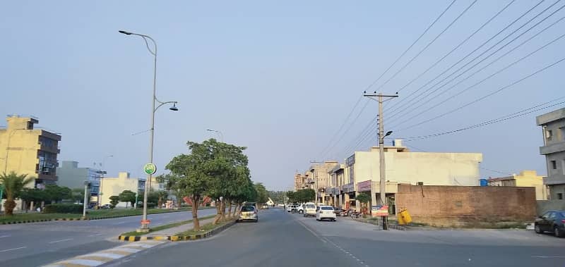 Prime Location 10 Marla Plot for Sale in A Block, Central Park Lahore 24