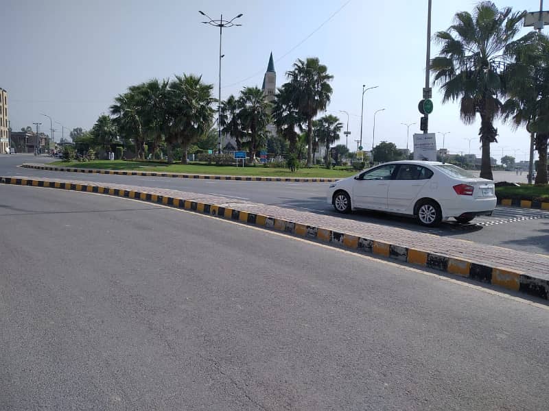 Prime Location 10 Marla Plot for Sale in A Block, Central Park Lahore 25