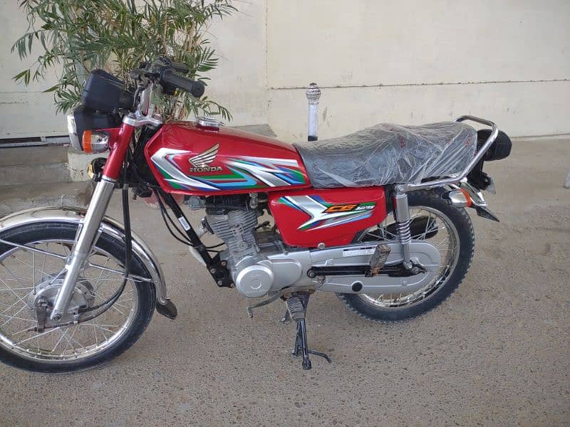 Honda 125 2023 model Karachi numbr 0