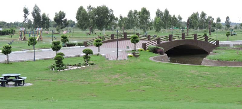 Prime Location 1 Kanal Plot For Sale In B Block, Central Park Lahore 3