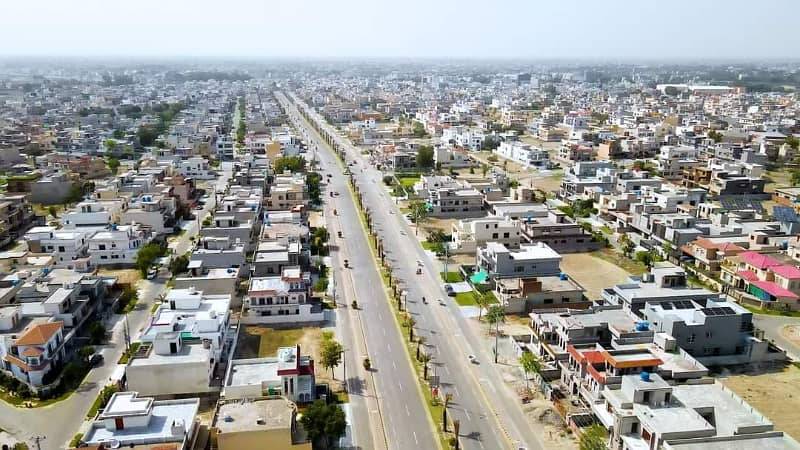 Prime Location 1 Kanal Plot For Sale In B Block, Central Park Lahore 4
