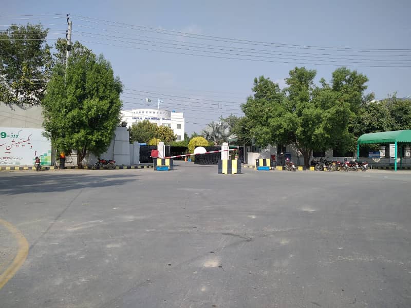 Prime Location 1 Kanal Plot For Sale In B Block, Central Park Lahore 8