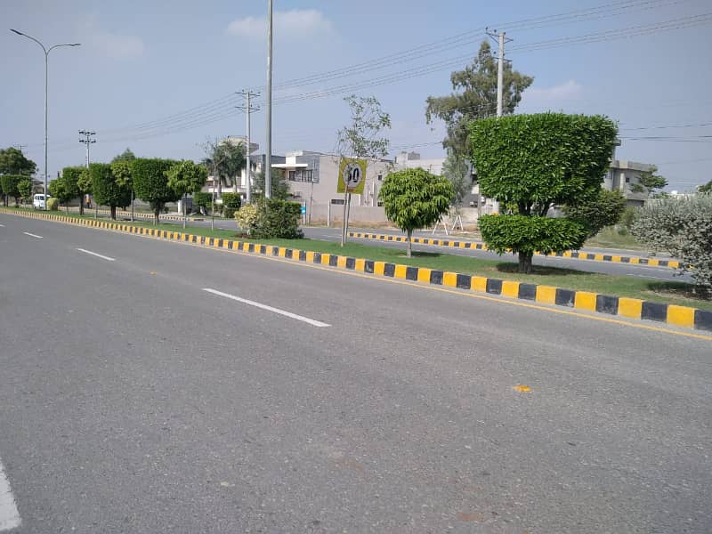 Prime Location 1 Kanal Plot For Sale In B Block, Central Park Lahore 9