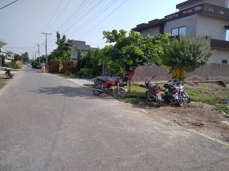 Prime Location 1 Kanal Plot For Sale In B Block, Central Park Lahore 21