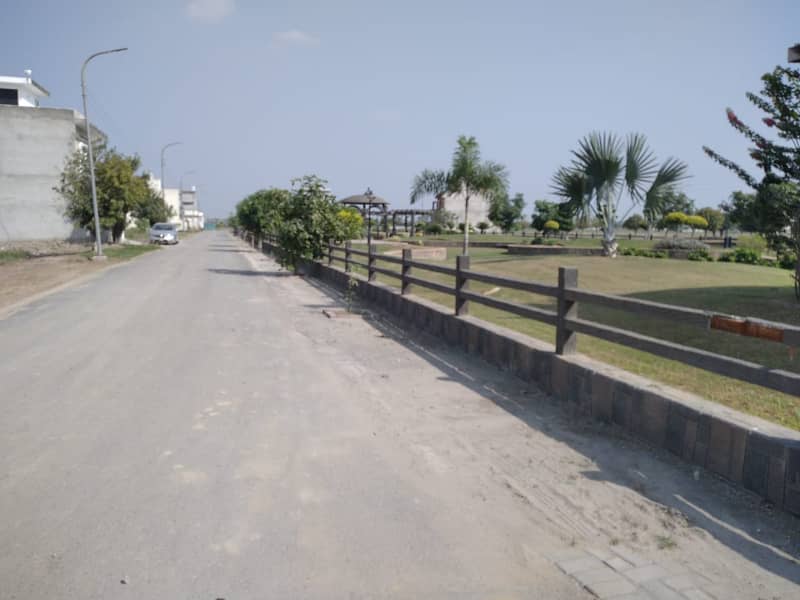 Prime Location 1 Kanal Plot For Sale In B Block, Central Park Lahore 33
