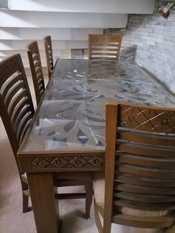 Dinning table 0