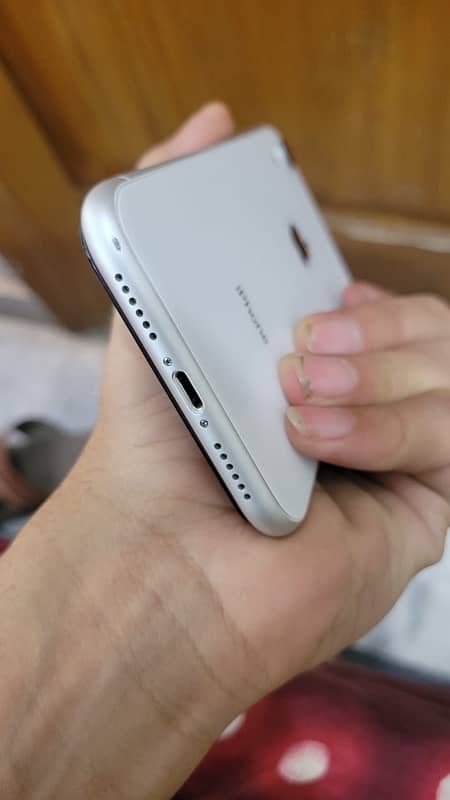 iphone XR non-pta 4