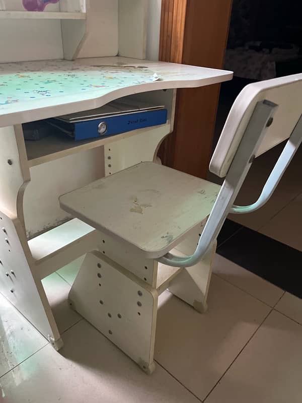 STUDY TABLE KIDS 3