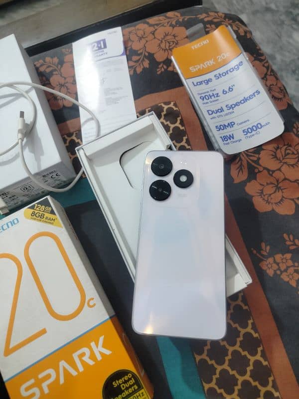 Tecno spark 20c 4+4gb ram 128gb 3