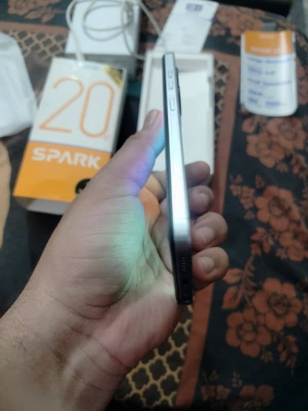 Tecno spark 20c 4+4gb ram 128gb 4