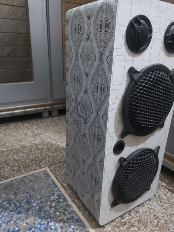 8 Inch  double speakers for sale with amplifier 1
