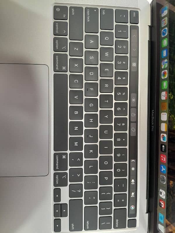 mac book pro 2020 m1 3