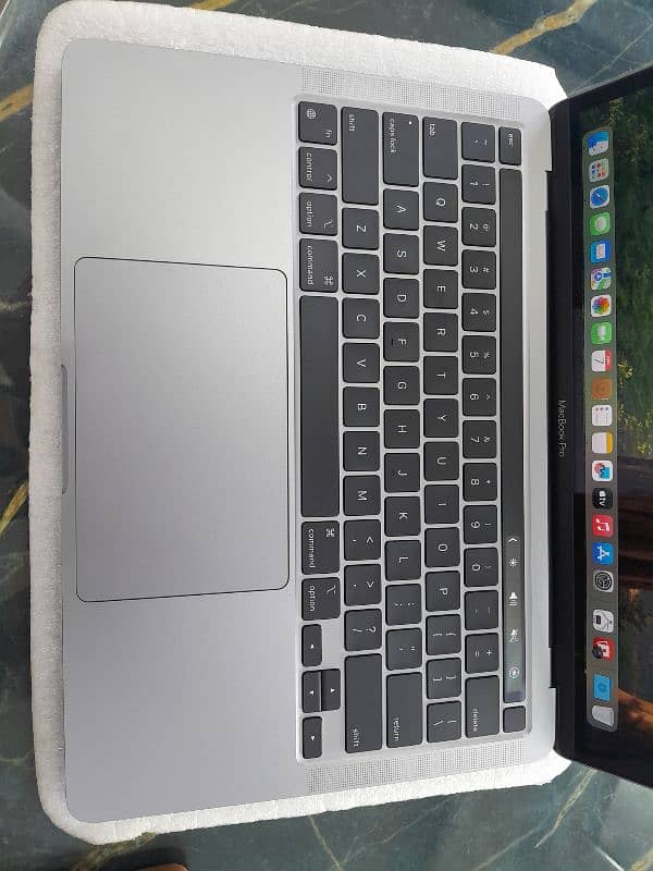 mac book pro 2020 m1 6
