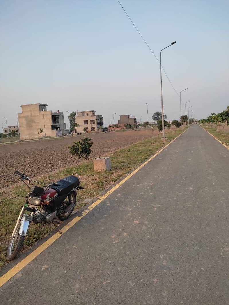 Residential Plot Of 10 Marla Available For sale In Park View City 4