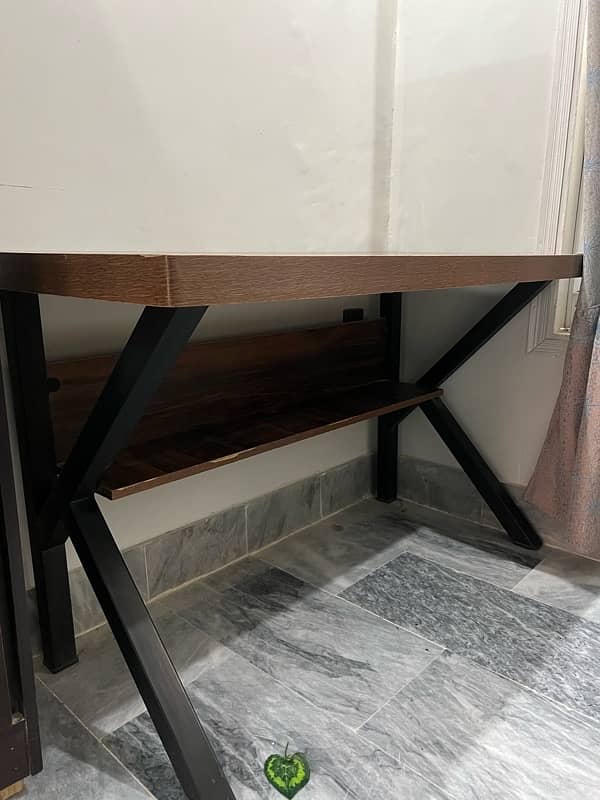 Modern Computer Table 0