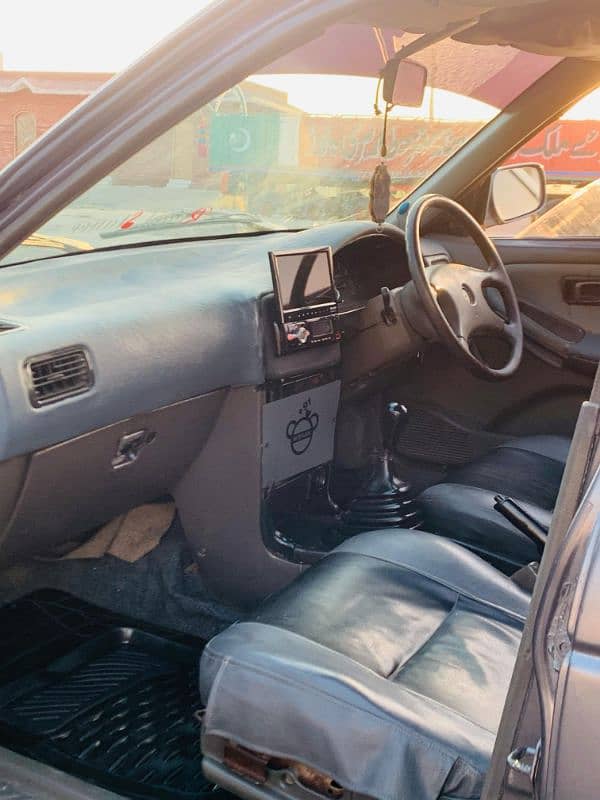 Nissan Sunny 1991 5
