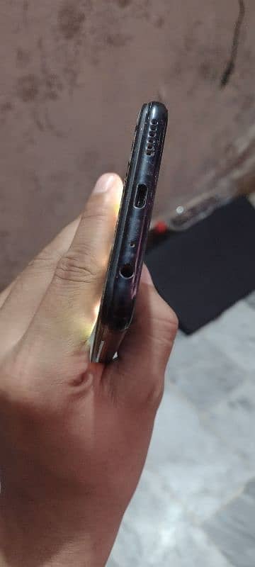 vivo y11 (2019) in new condition 8