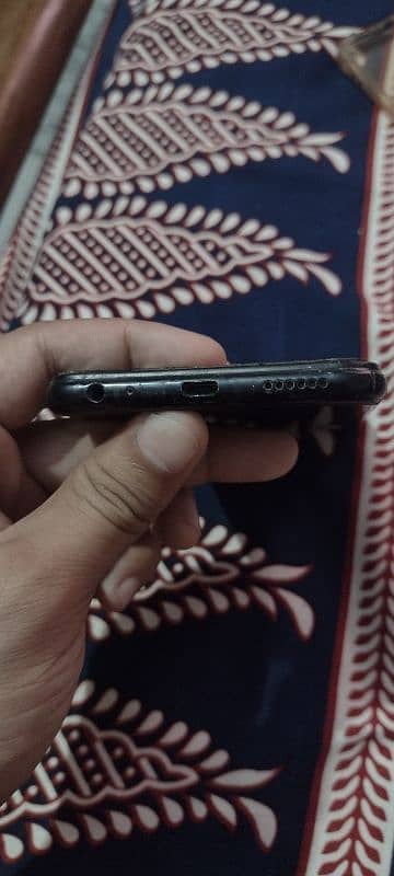 vivo y11 (2019) in new condition 14