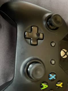 Xbox One Controller with Box