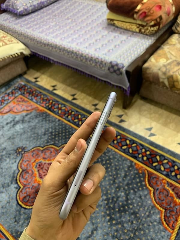 iphone 11/128 gb non urgent for sale 3