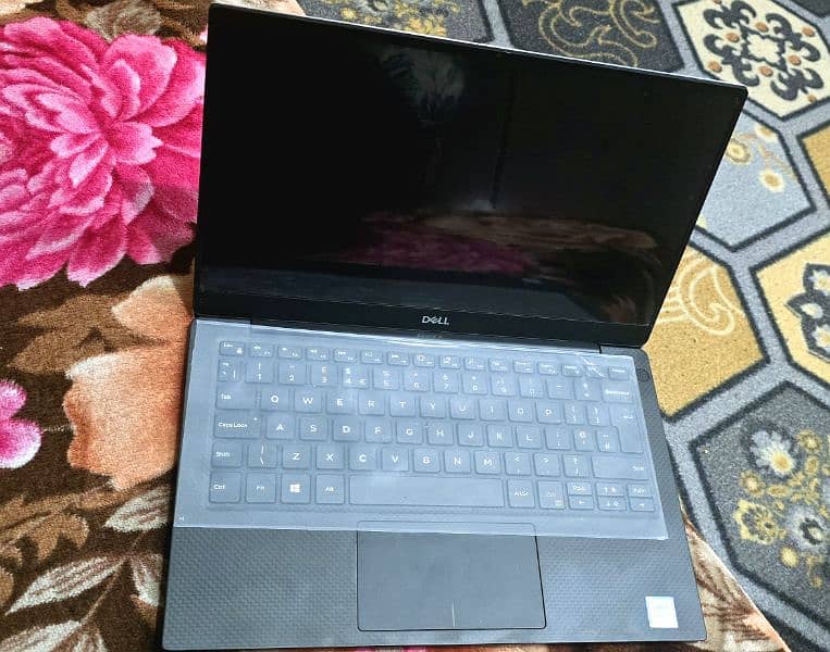 Dell xps9380 Core i5 8th Generation 8GB Ram 256 SSD GB Hardisk 0