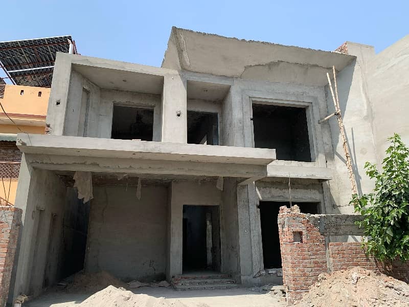 Well-constructed Grey Structure House Available For sale In Jamilabad 0