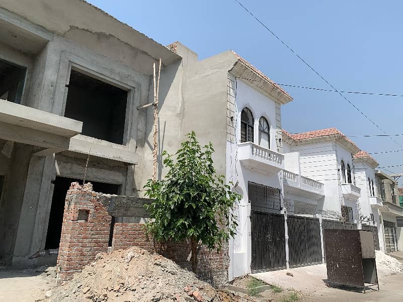 Well-constructed Grey Structure House Available For sale In Jamilabad 3