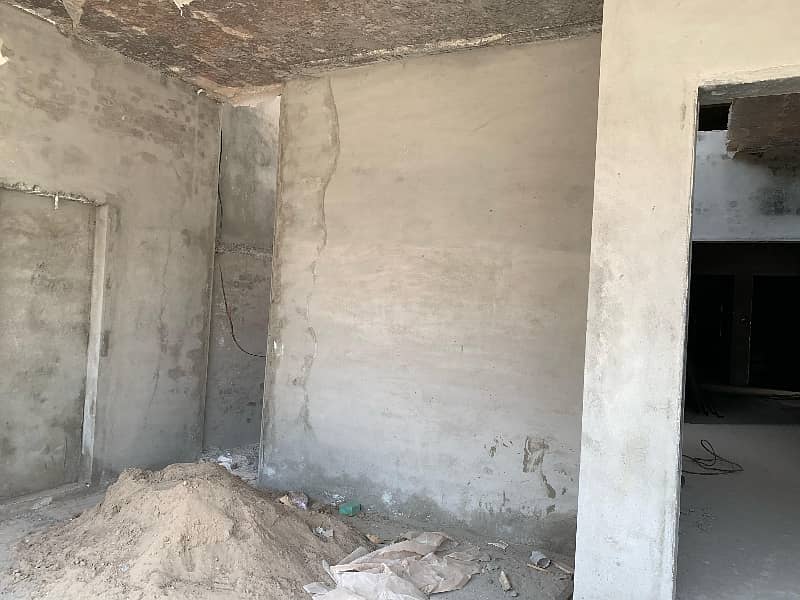 Well-constructed Grey Structure House Available For sale In Jamilabad 5