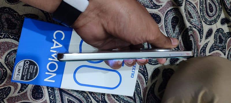 tecono camon 30 full box R's. 48000 3