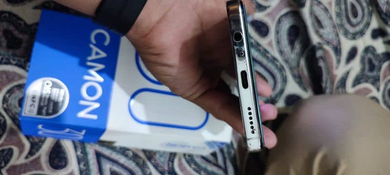tecono camon 30 full box R's. 48000 5