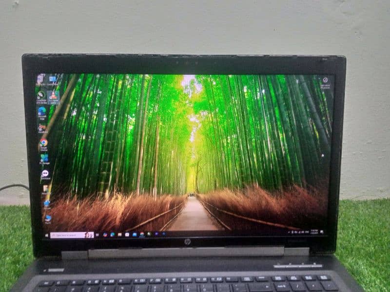 HP EliteBook 8760w – Core i7 2nd Gen | 8GB RAM | 250GB SSD | 2GB GPU | 2
