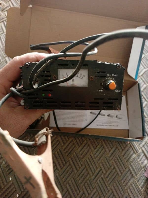 Three-phase smart battery charger 1