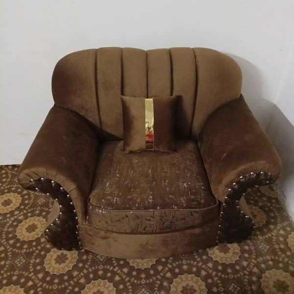 5  siter sofa and 5 kushan  for sell bilkul new hy yus nai hua 1