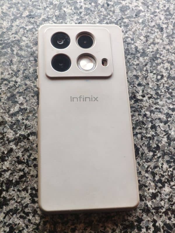 infinix note 40 Ram 8 + 8 storage 256 GB 2