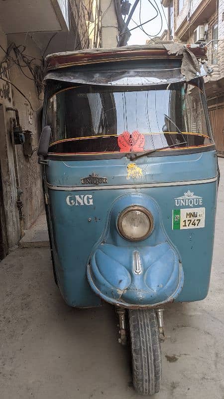 CNG rickshaw available for sale. 1